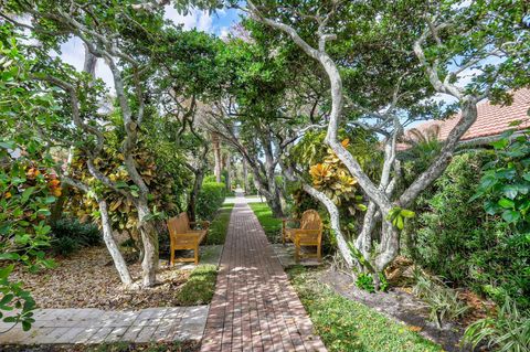 A home in Jupiter Inlet Colony