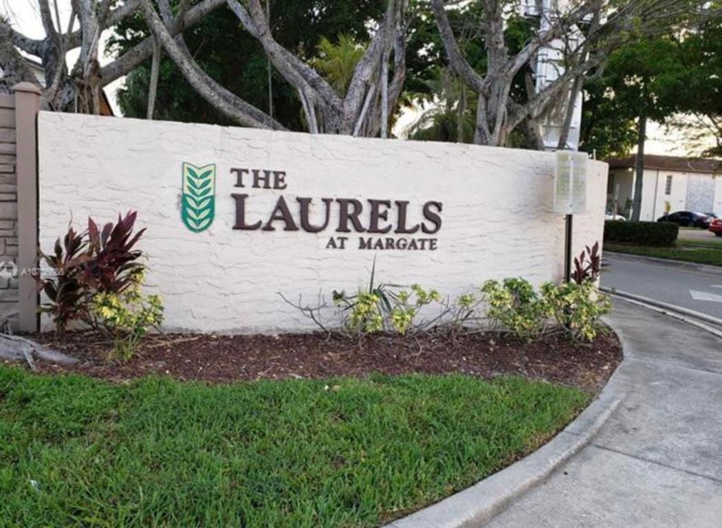 LAURELS AT MARGATE CONDO - Residential