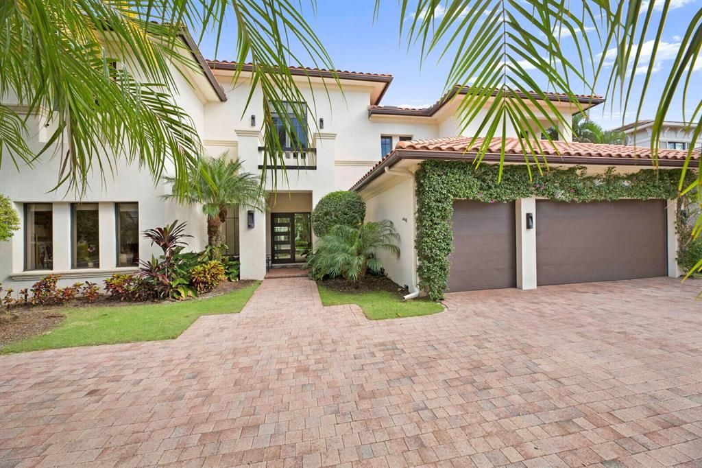 Photo of 17538 Middlebrook Way, Boca Raton, FL 33496 (MLS # R10847030)