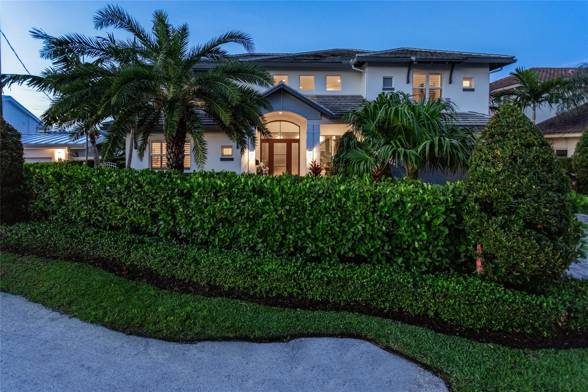 View photos, virtual tours, details... 1580 SE 8th St