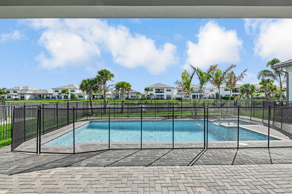 APEX AVENIR - Residential