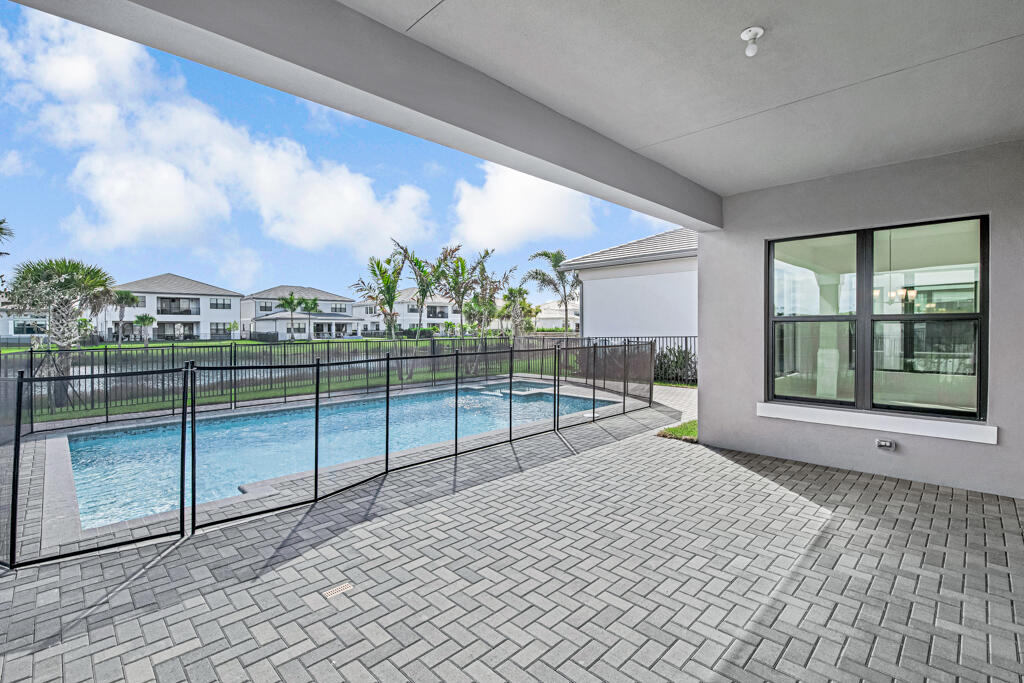 APEX AVENIR - Residential