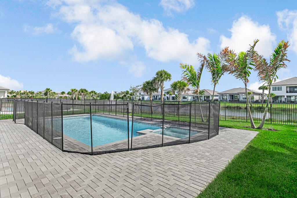 APEX AVENIR - Residential