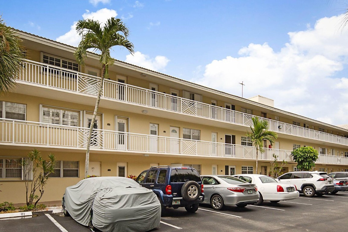 Lighthouse Point Garden - Residential