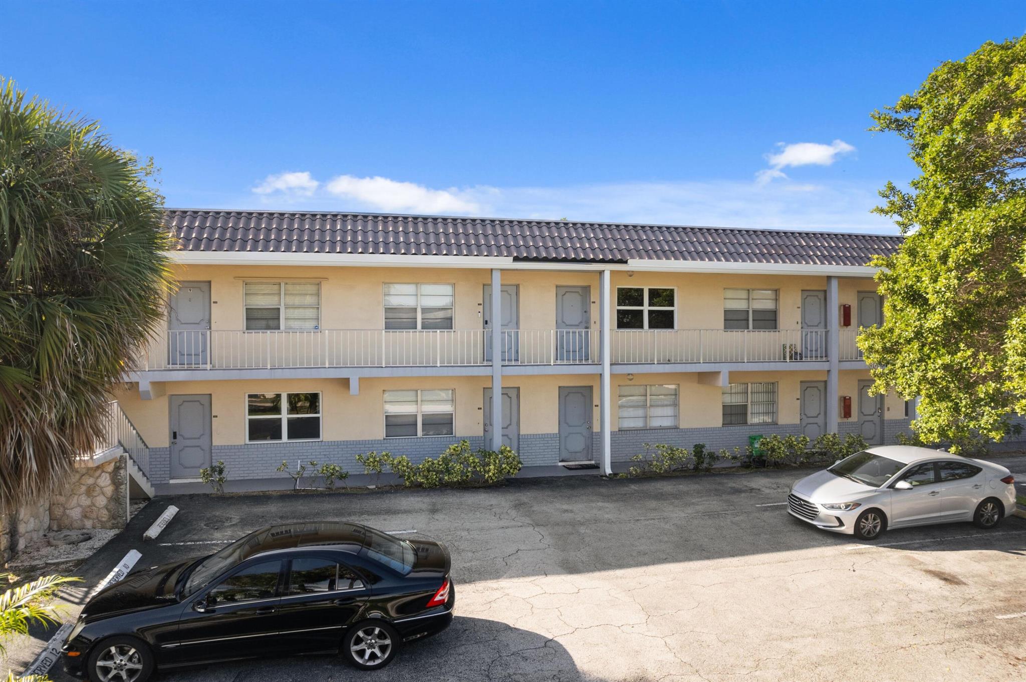 GLOUCHESTER HOUSE CONDO - Residential Lease