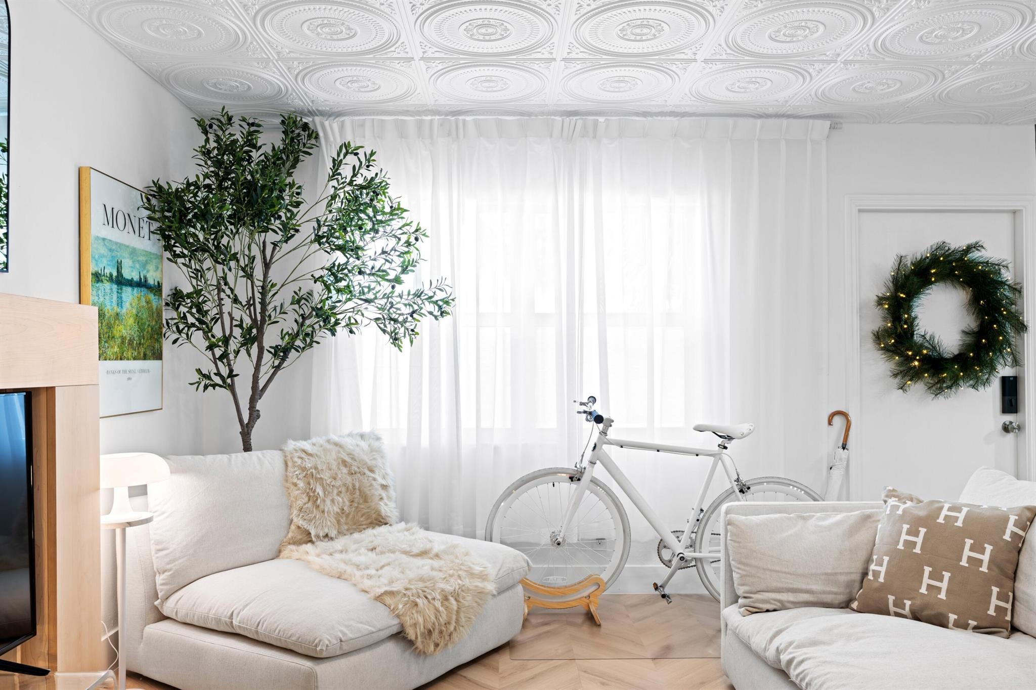 GLOUCHESTER HOUSE CONDO - Residential Lease