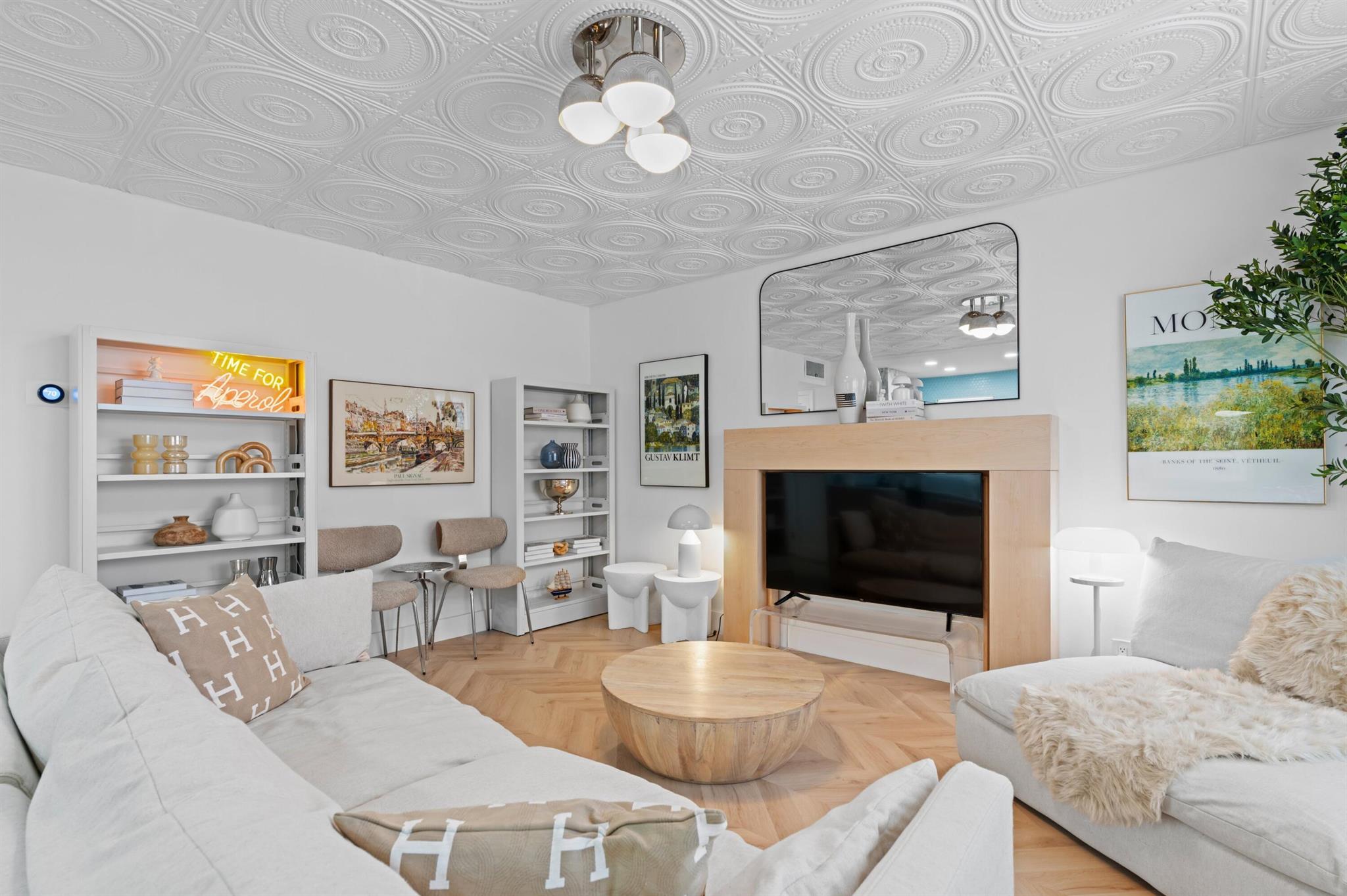 GLOUCHESTER HOUSE CONDO - Residential Lease