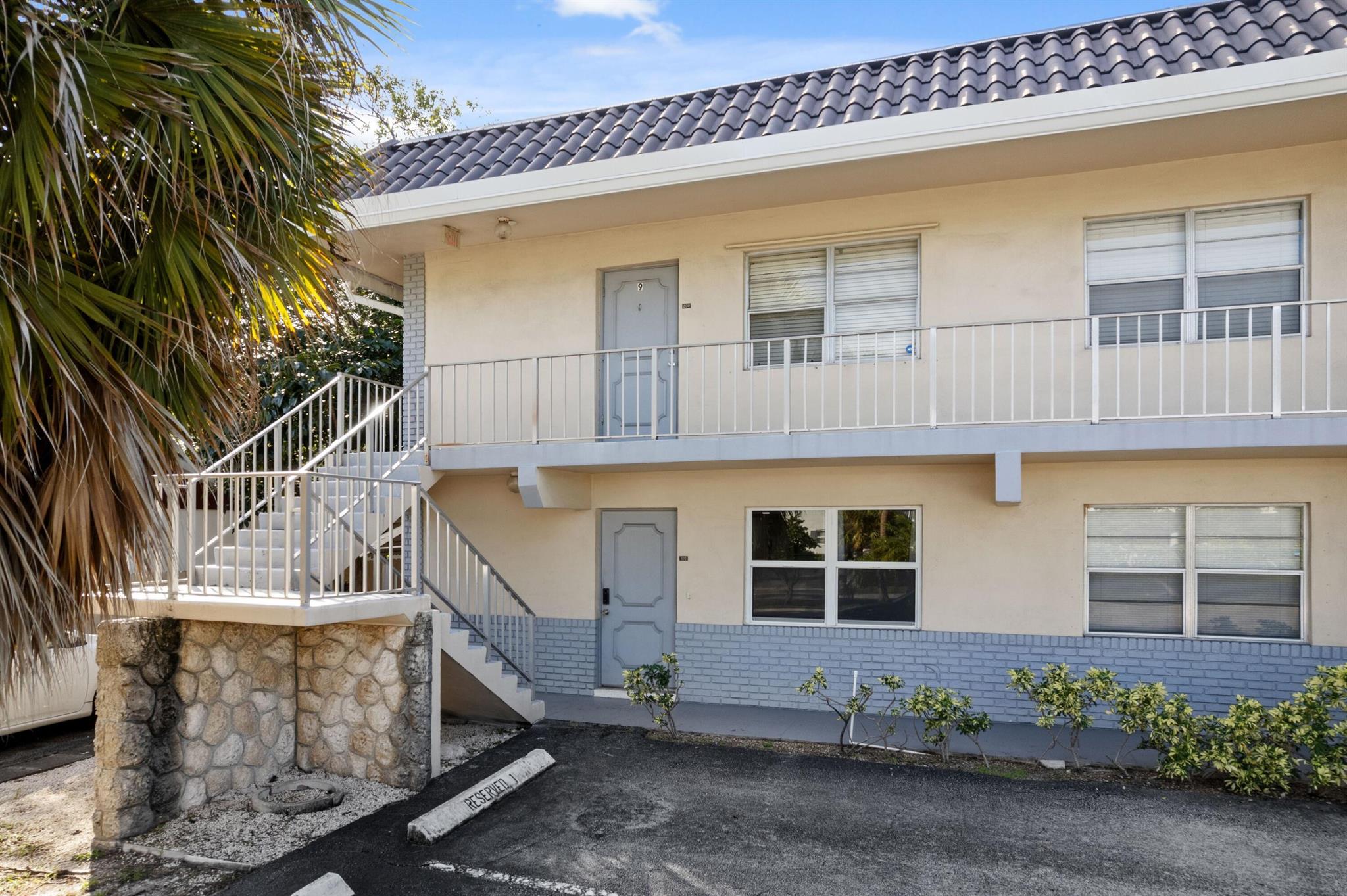 GLOUCHESTER HOUSE CONDO - Residential Lease