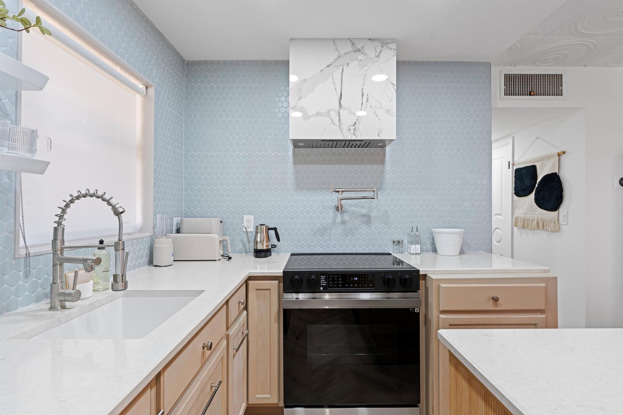 GLOUCHESTER HOUSE CONDO - Residential Lease