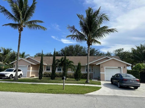 Featured picture for the property R11135352