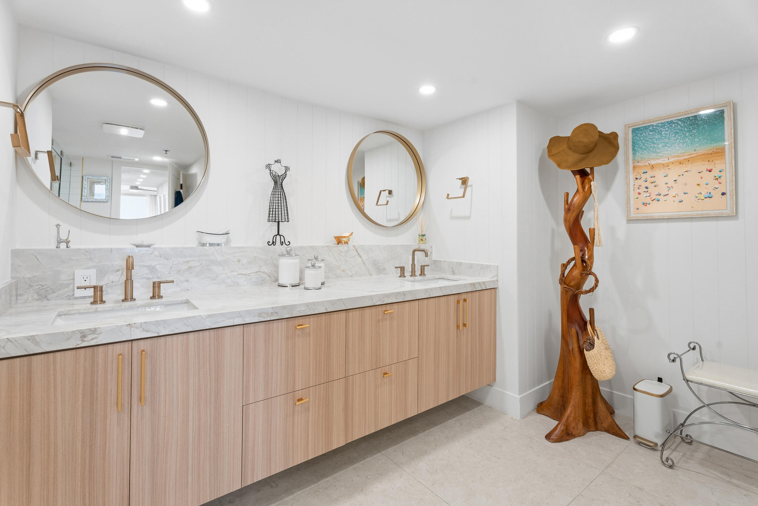 VISIONS CONDOMINIUM - Residential