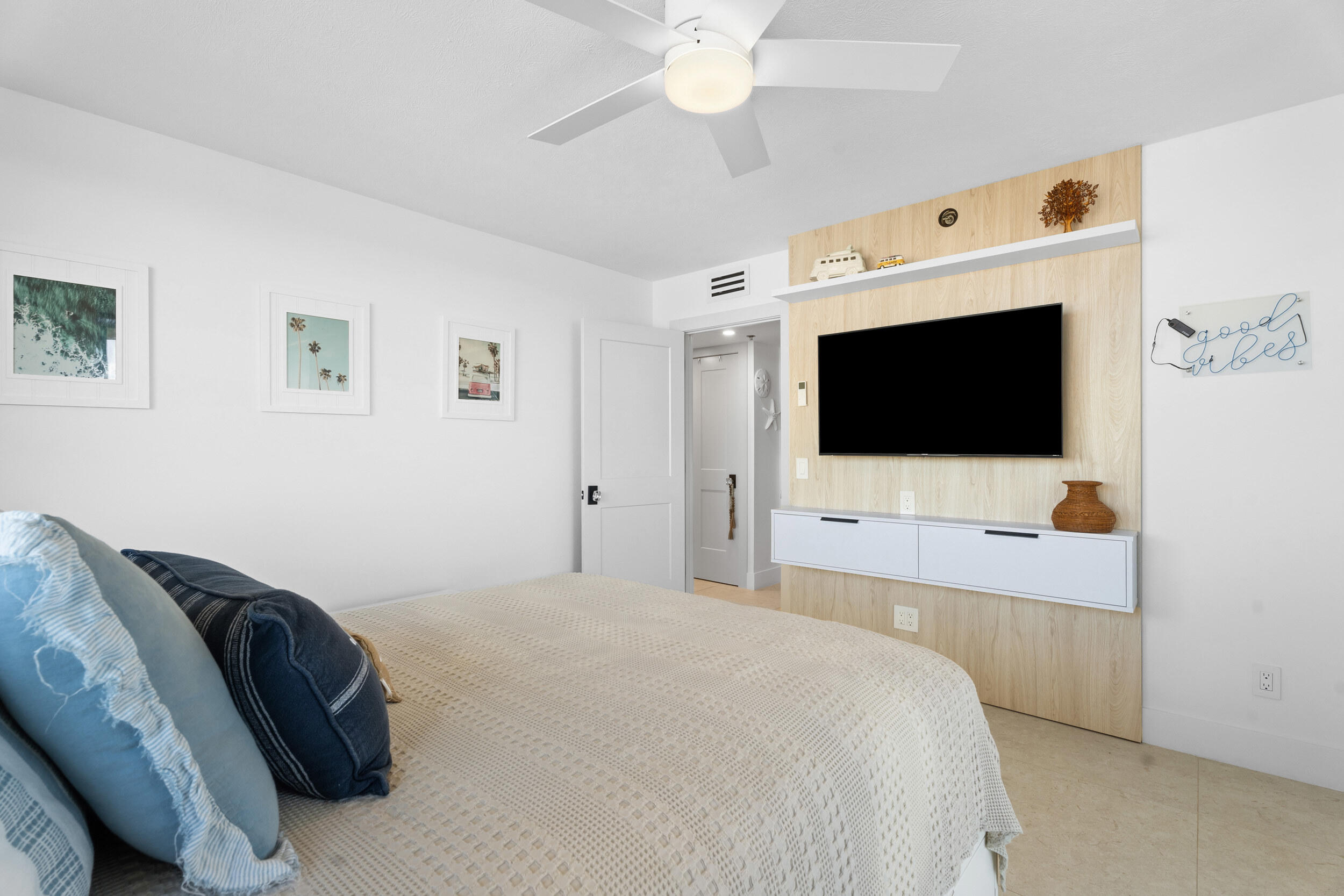 VISIONS CONDOMINIUM - Residential