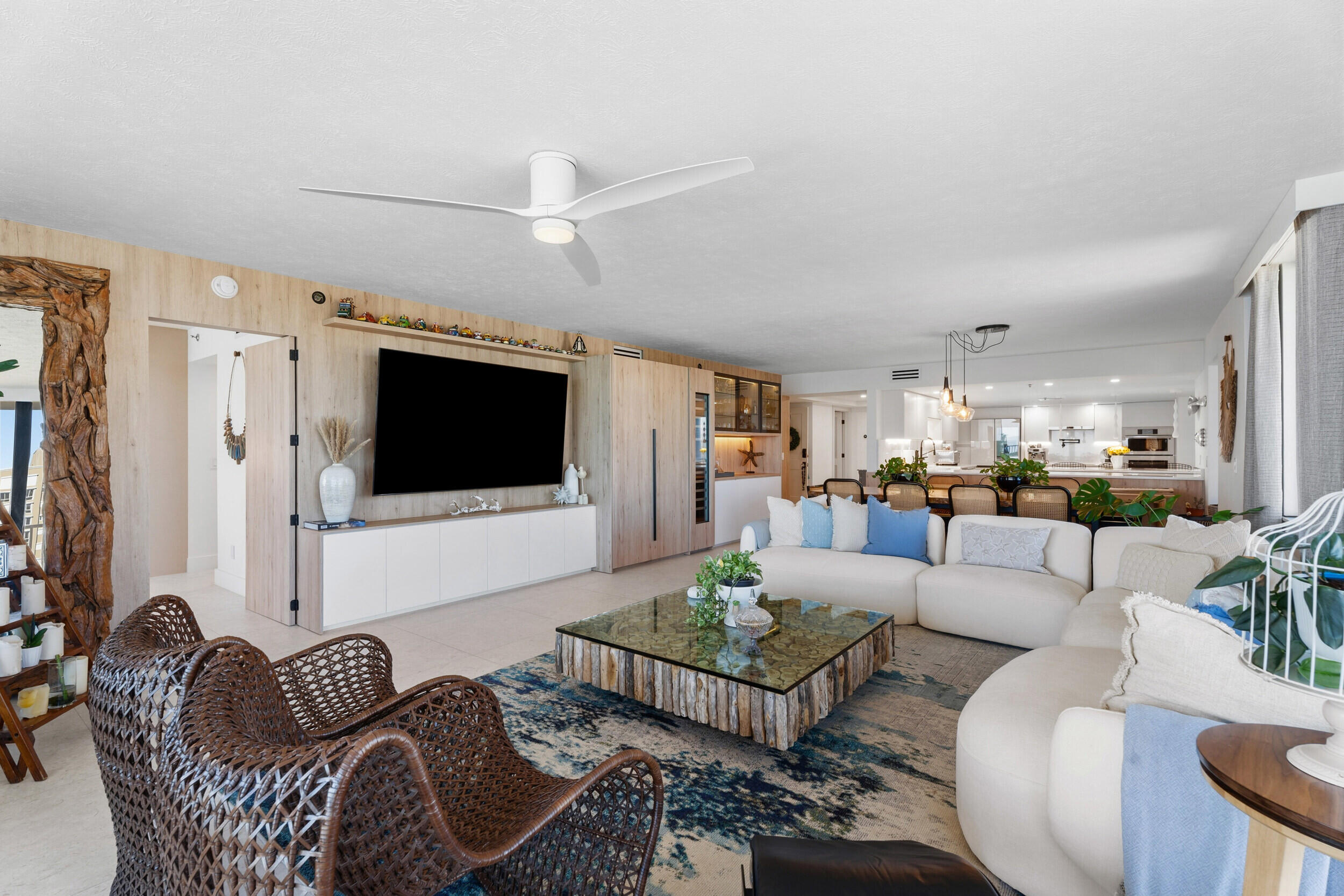 VISIONS CONDOMINIUM - Residential