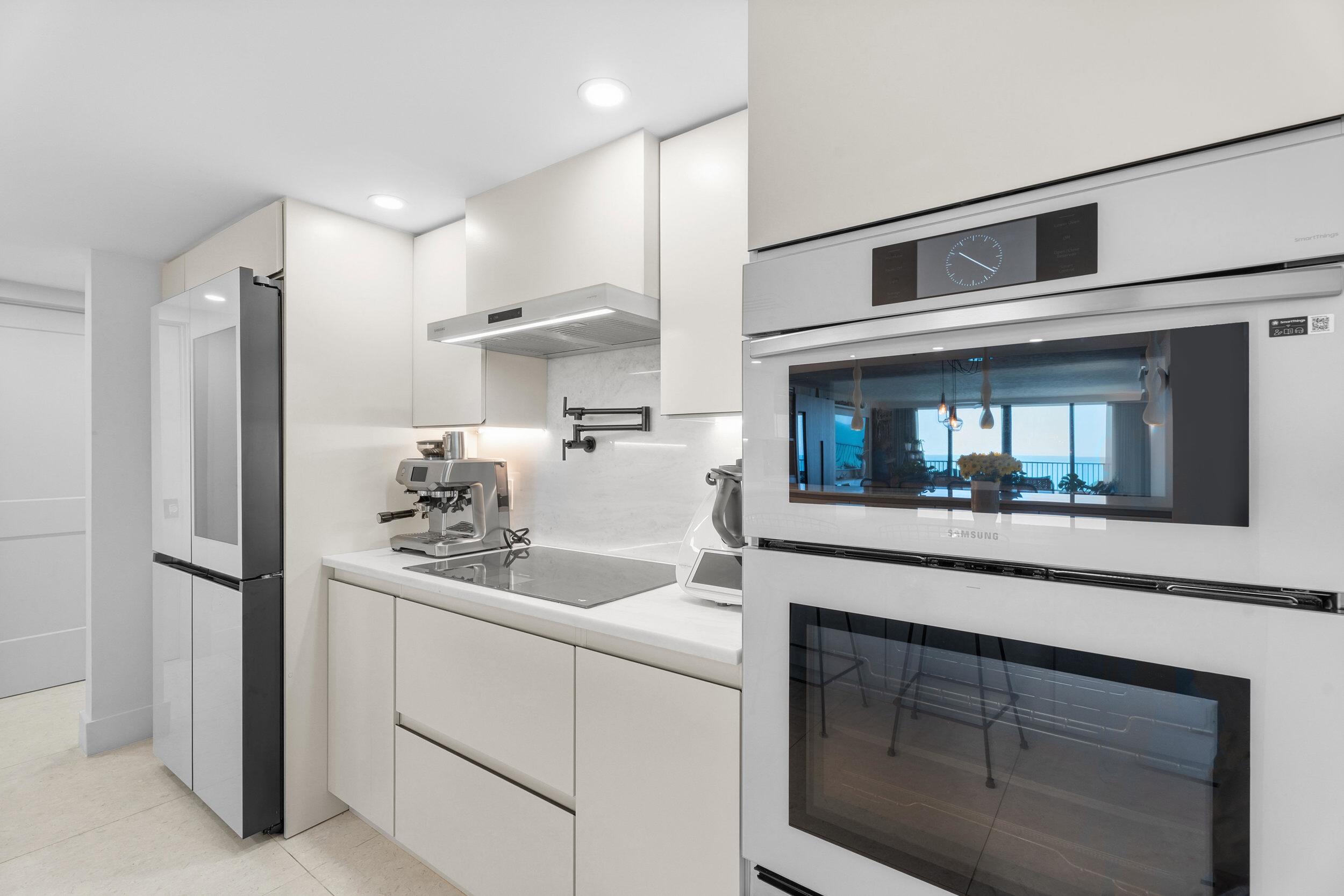 VISIONS CONDOMINIUM - Residential