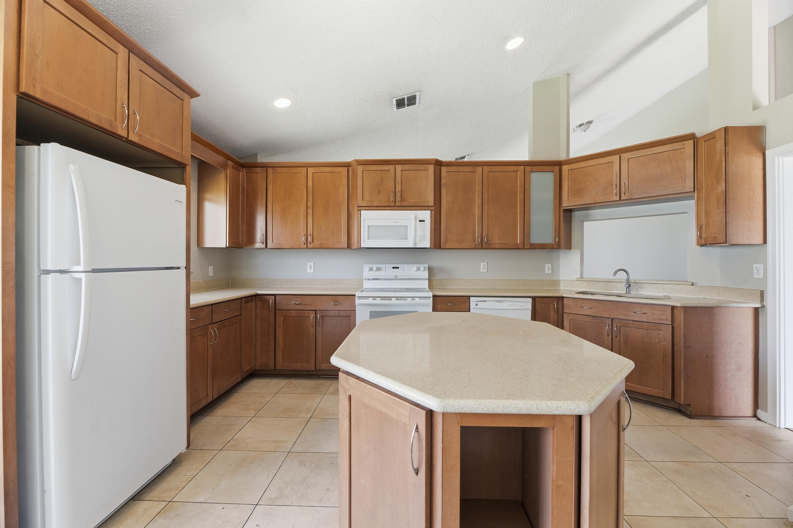 RAINBOW LAKES 2 - Residential