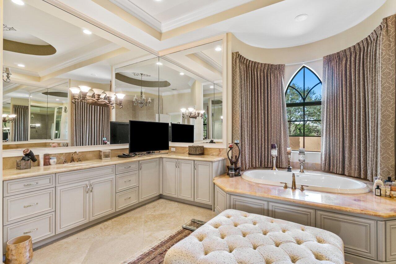 PALM BEACH POINT - Residential