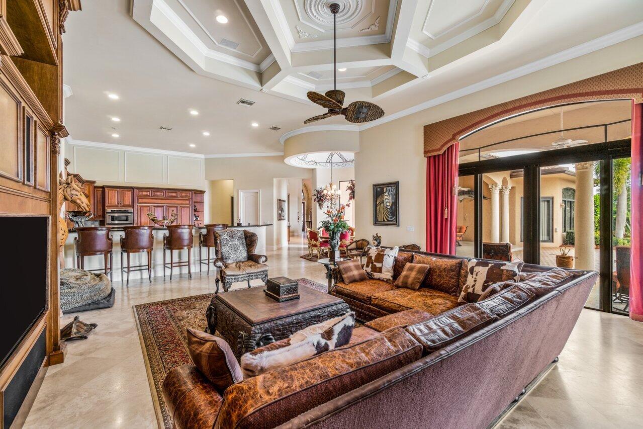 PALM BEACH POINT - Residential