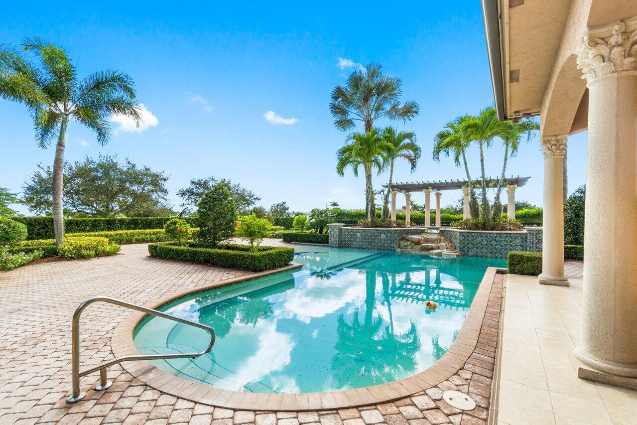 PALM BEACH POINT - Residential