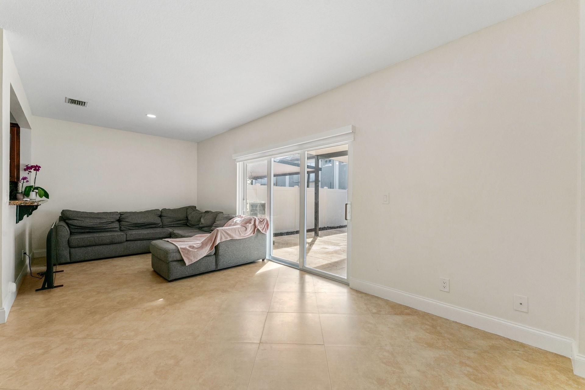 HARBOUR LAKE TOWNHOMES - Residential