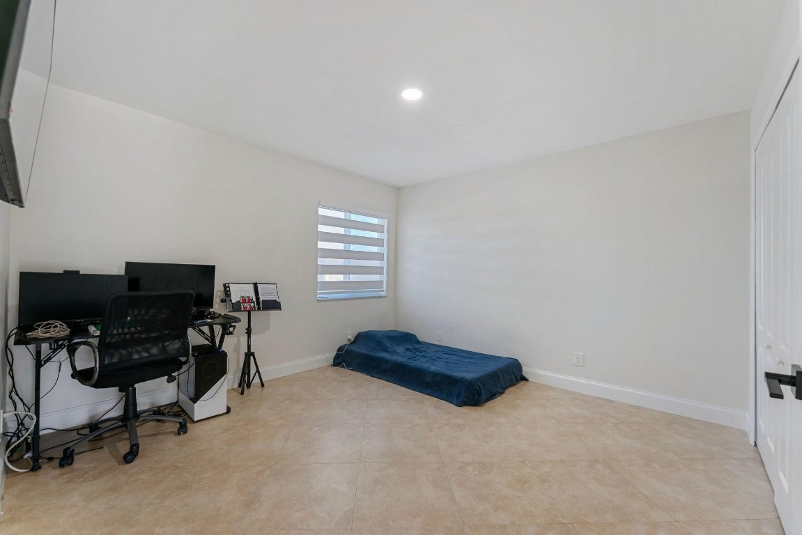 HARBOUR LAKE TOWNHOMES - Residential