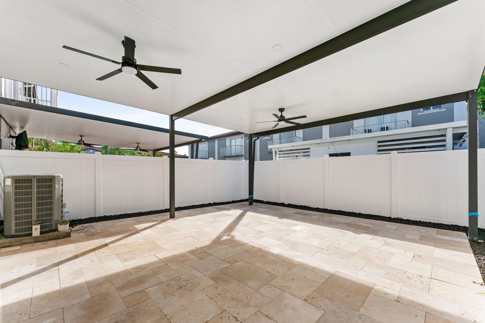 HARBOUR LAKE TOWNHOMES - Residential