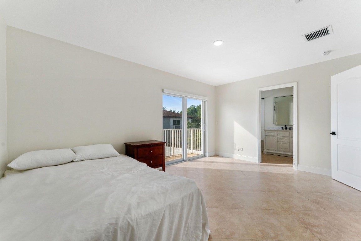 HARBOUR LAKE TOWNHOMES - Residential