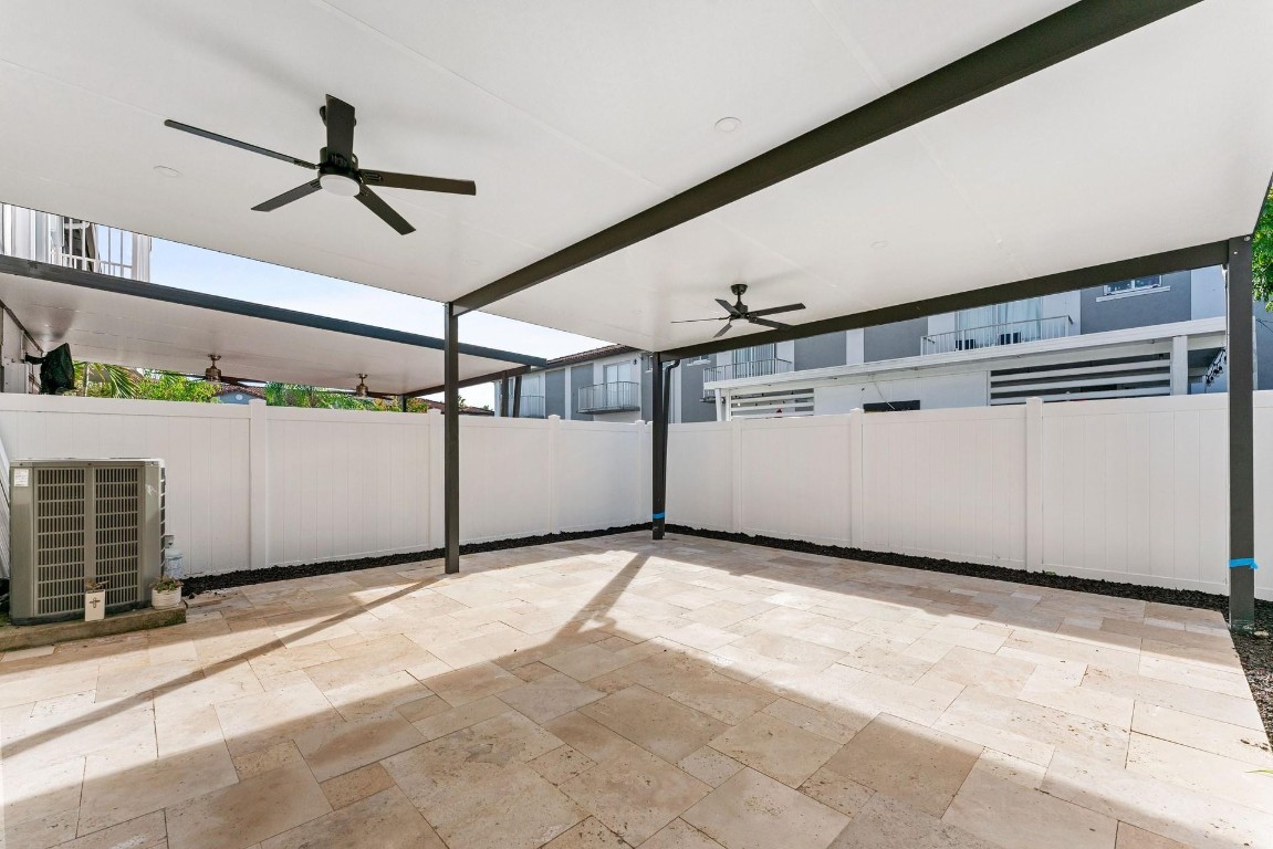 HARBOUR LAKE TOWNHOMES - Residential