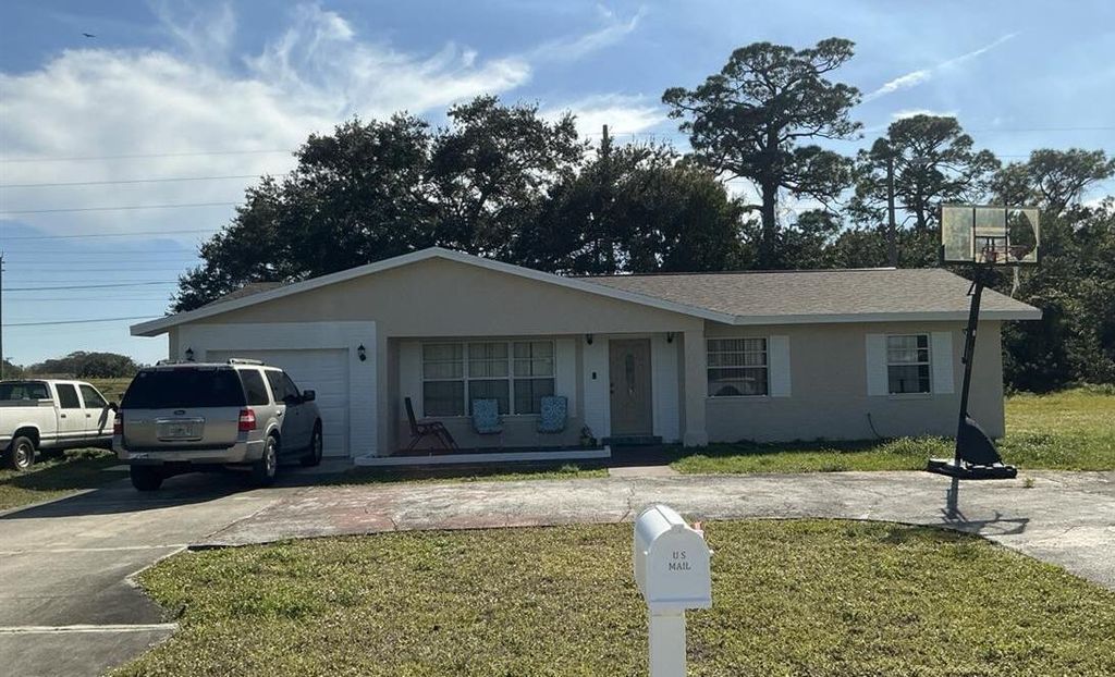 Photo of 1807 Barcelona Avenue, Fort Pierce, FL 34946 (MLS # R11072650)
