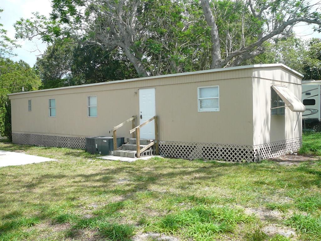Photo of 1211 E Joy Lane, Fort Pierce, FL 34945 (MLS # R10884978)
