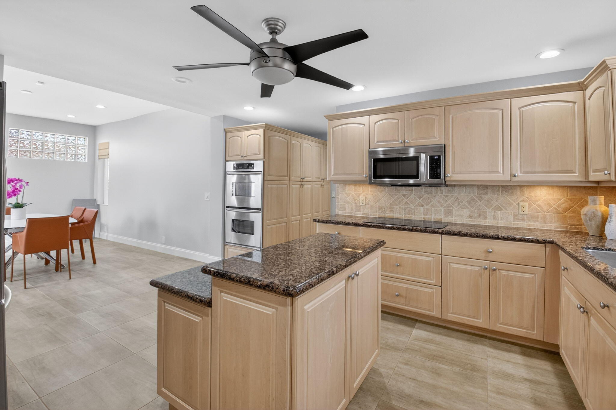 ESTATES AT HUNTERS RUN CONDO - Residential