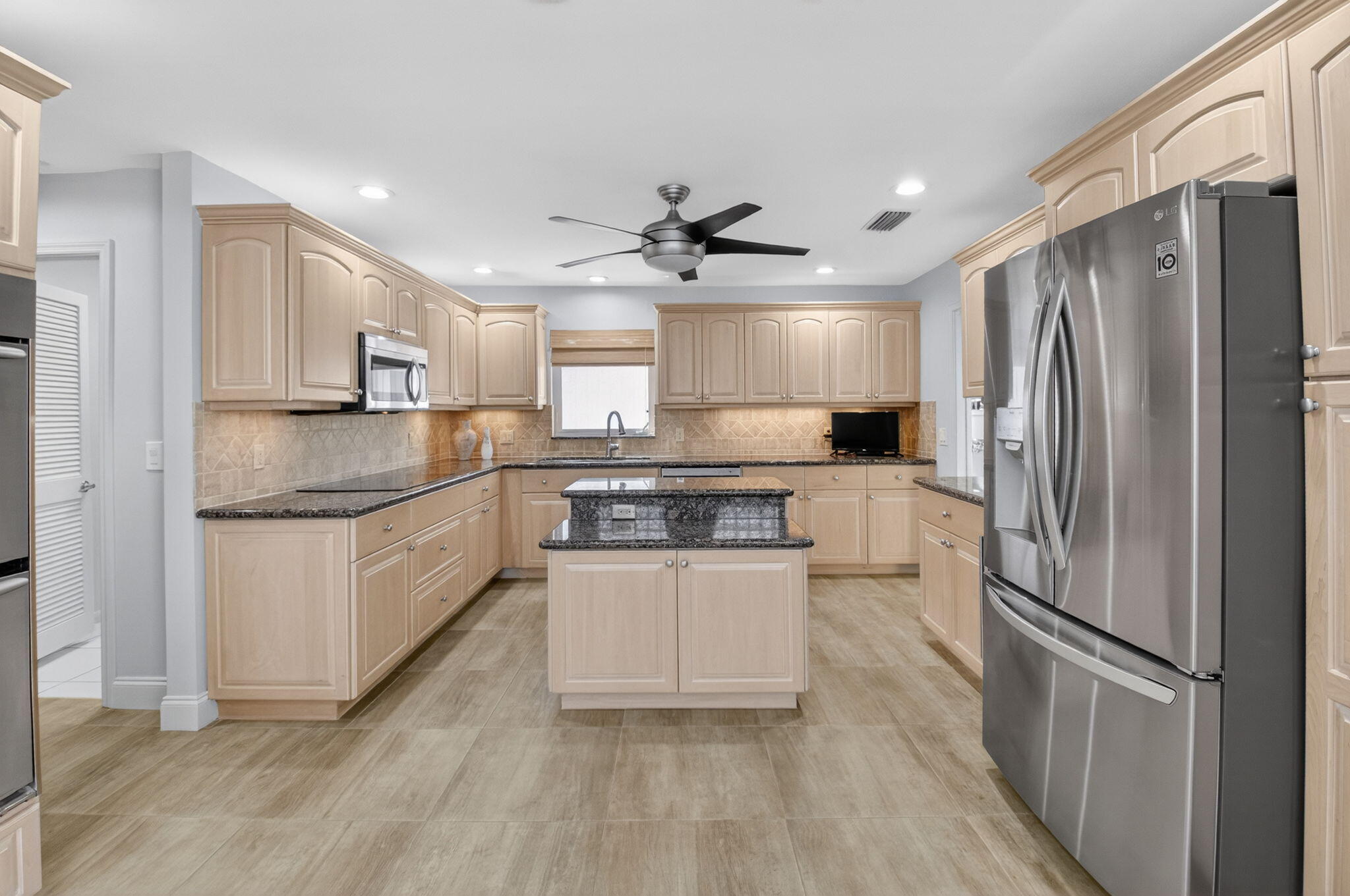 ESTATES AT HUNTERS RUN CONDO - Residential