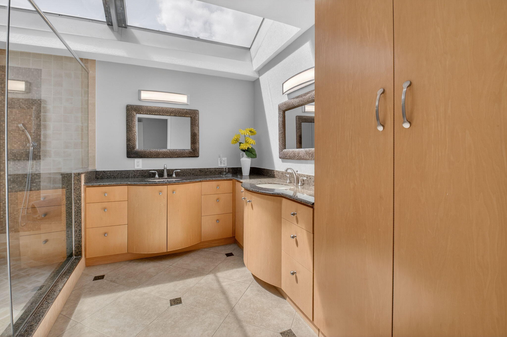 ESTATES AT HUNTERS RUN CONDO - Residential