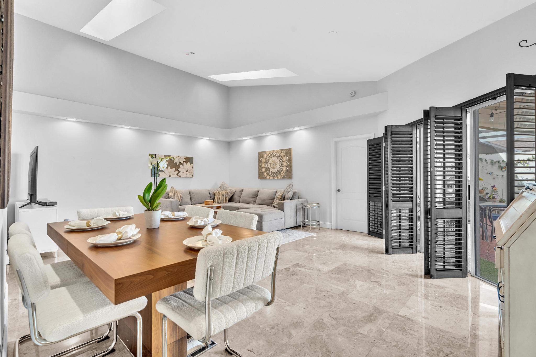 BOCA GARDENS - Residential