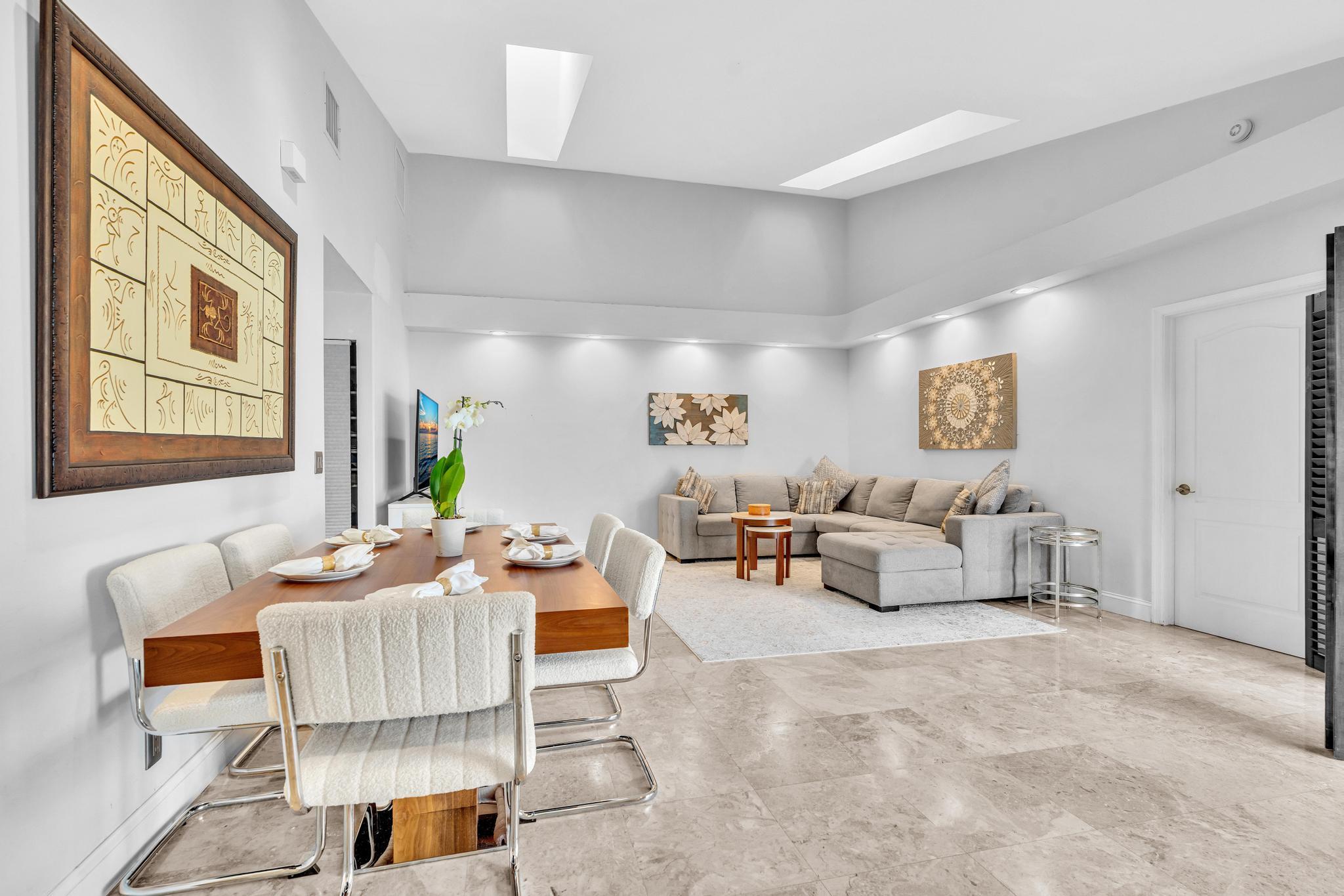 BOCA GARDENS - Residential