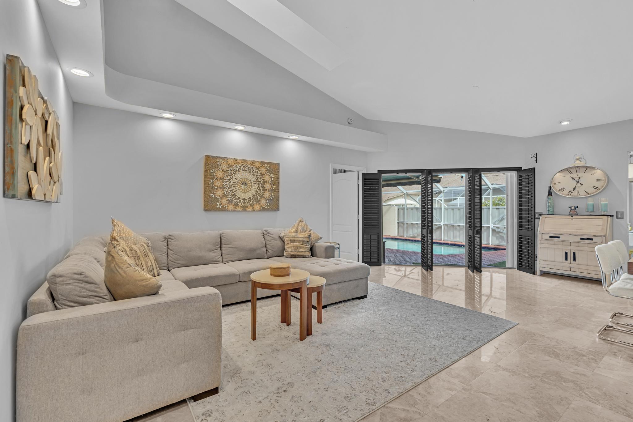 BOCA GARDENS - Residential