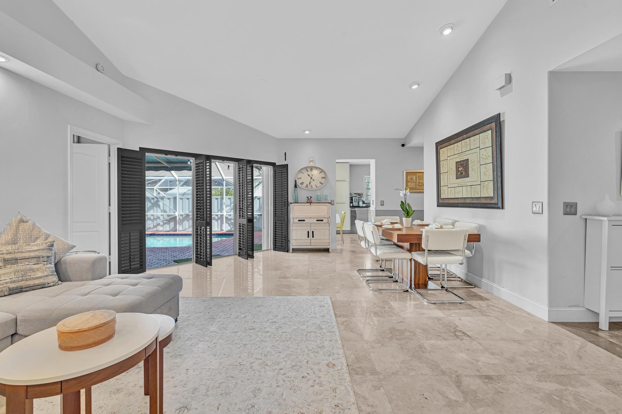 BOCA GARDENS - Residential