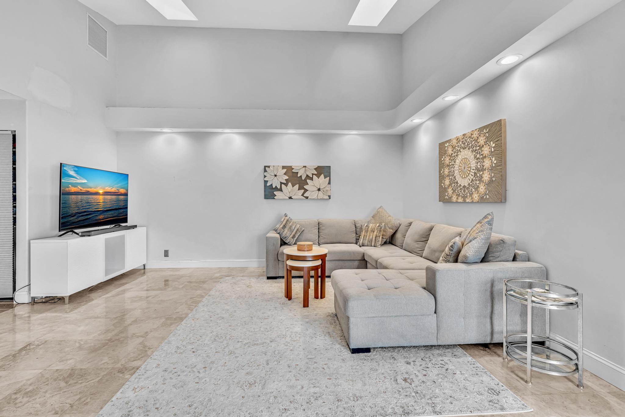 BOCA GARDENS - Residential