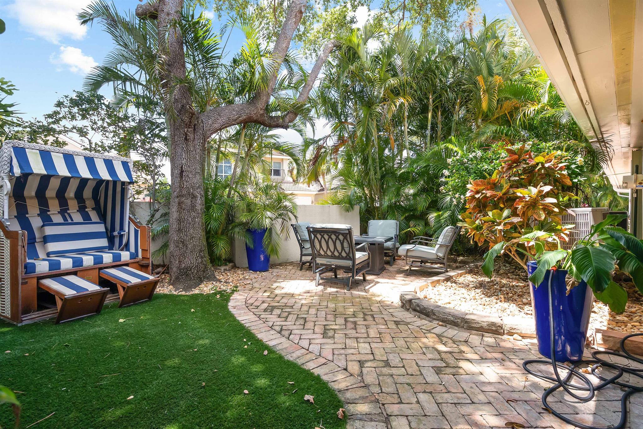 OAK HARBOUR 4 - Residential