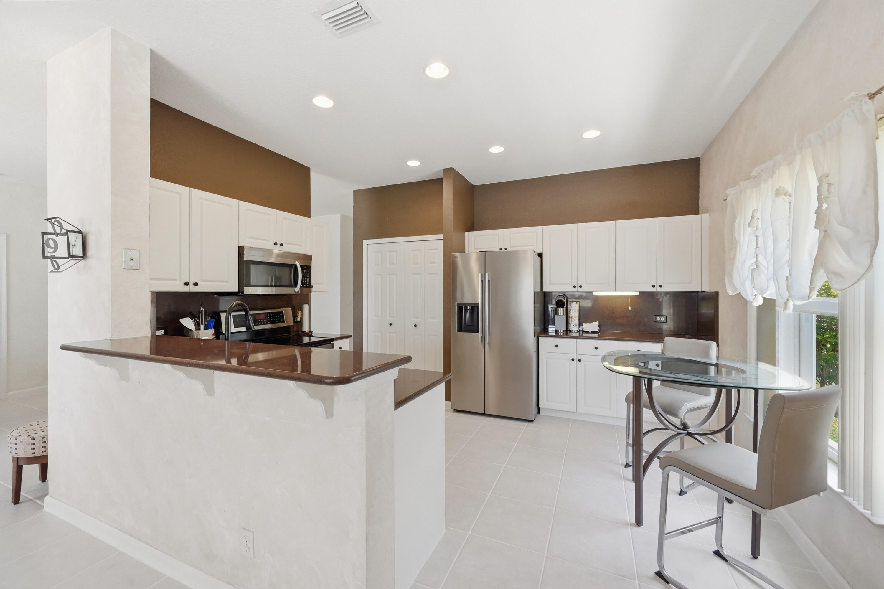 WYNDHAM LAKES EAST - Residential