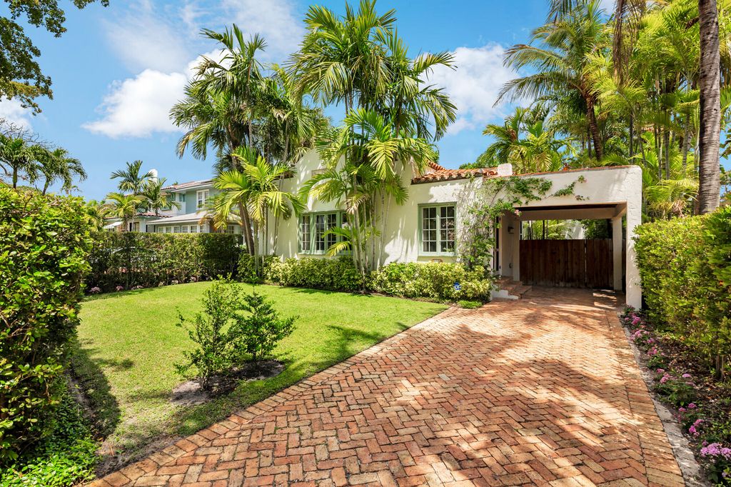 Photo of 205 Westminster Road, West Palm Beach, FL 33405 (MLS # B26017786)