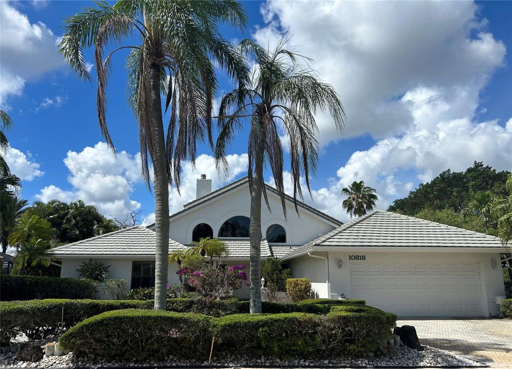 Photo of 10818 River Glenn Dr, Boca Raton, FL 33428 (MLS # F10437955)