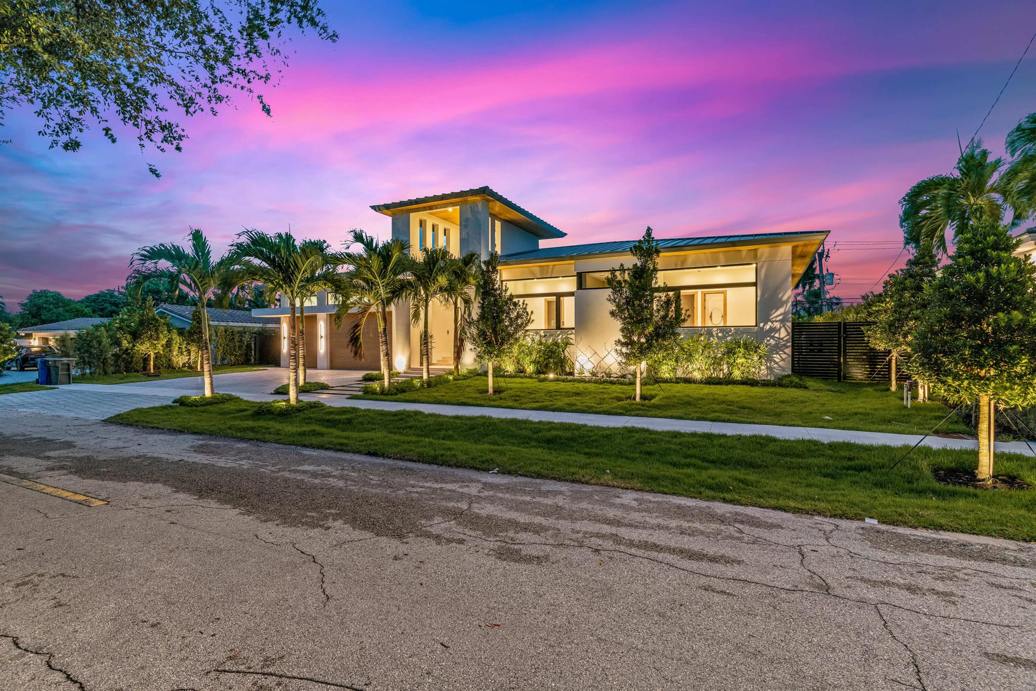 2749 NE 34th Street