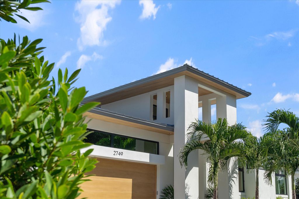 Photo of 2749 NE 34th Street, Fort Lauderdale, FL 33306 (MLS # R11131756)