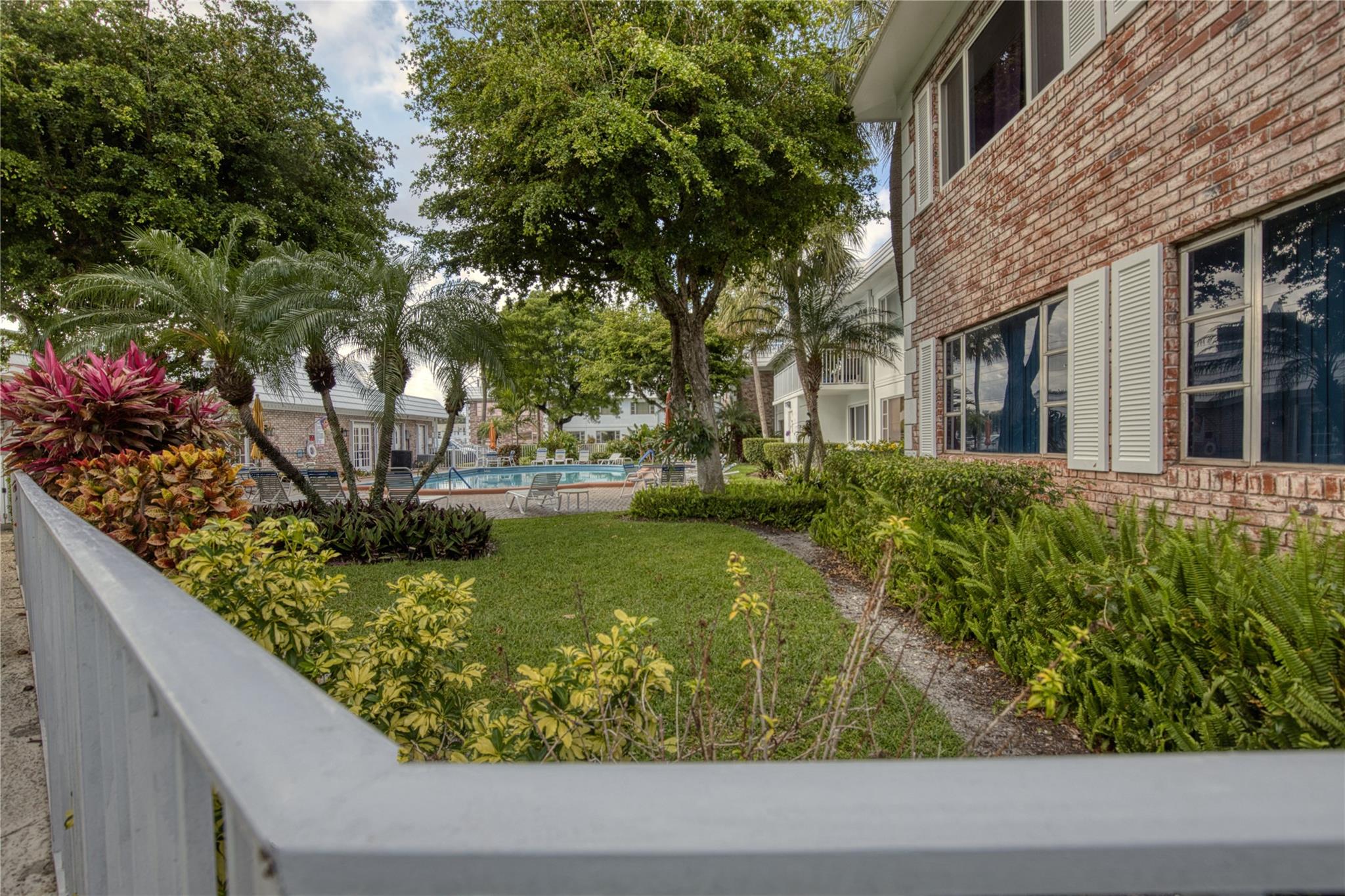 400 S Cypress Rd 427
