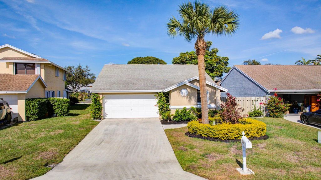 Photo of 1218 NW 19th Terrace, Delray Beach, FL 33445 (MLS # R11049822)