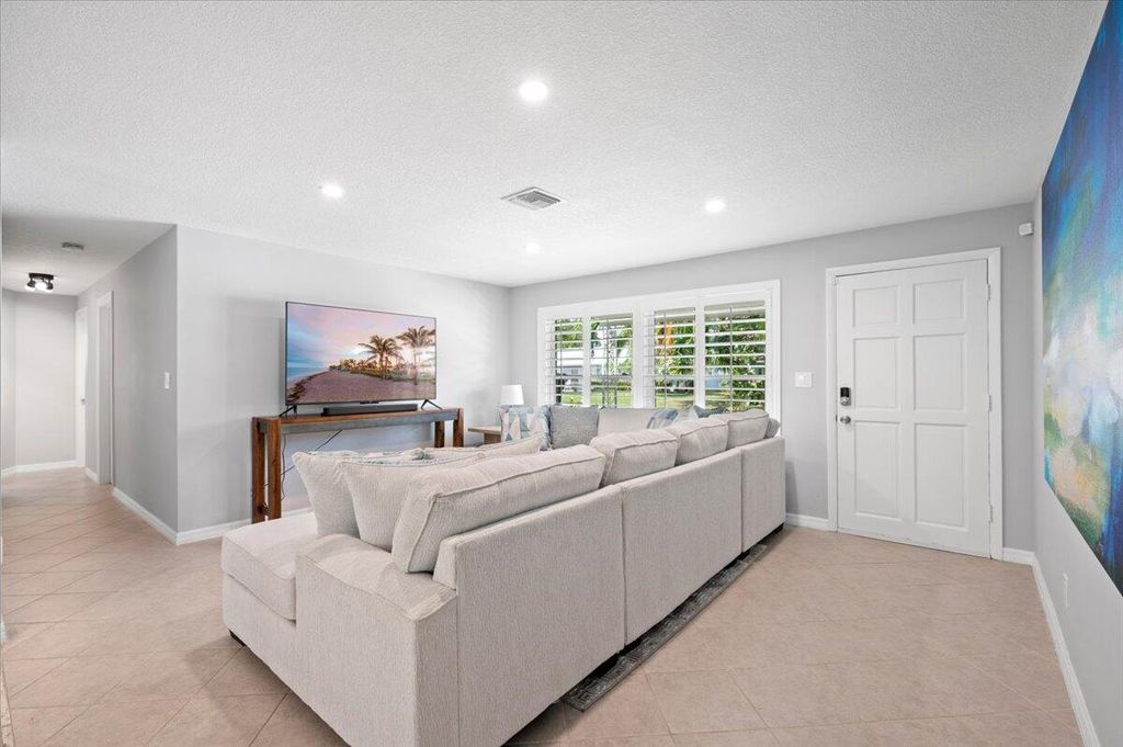 Photo of 18955 SE Fearnley Drive, Jupiter, FL 33469 (MLS # R10931561)