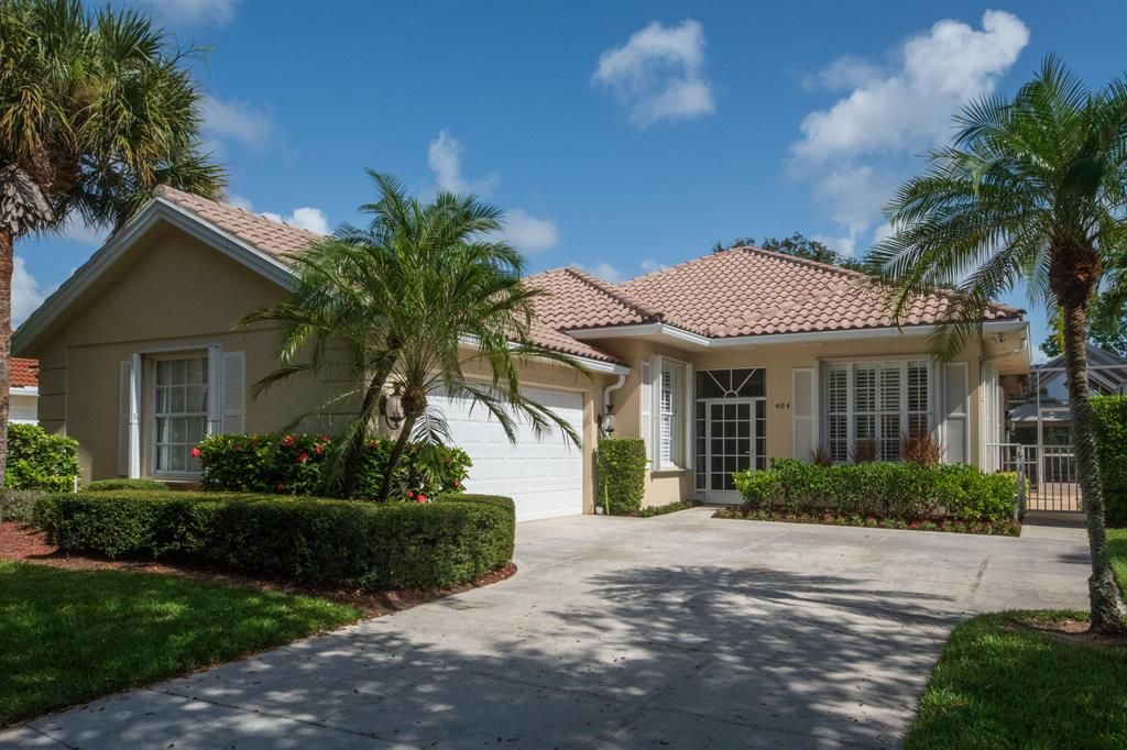 Photo of 404 Kelsey Park Drive Dr, Palm Beach Gardens, FL 33410 (MLS # R10818856)