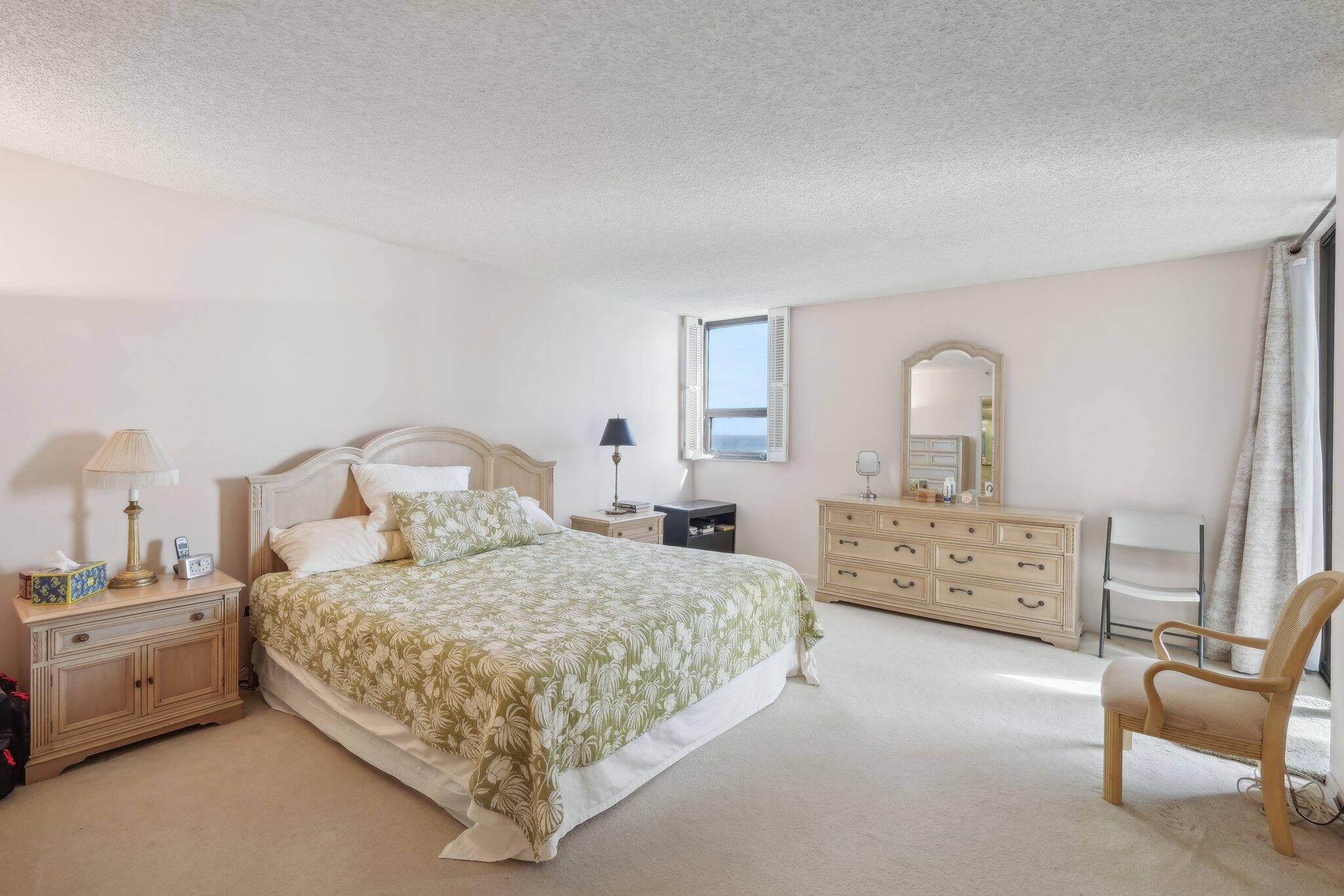 REACHES CONDO - Residential