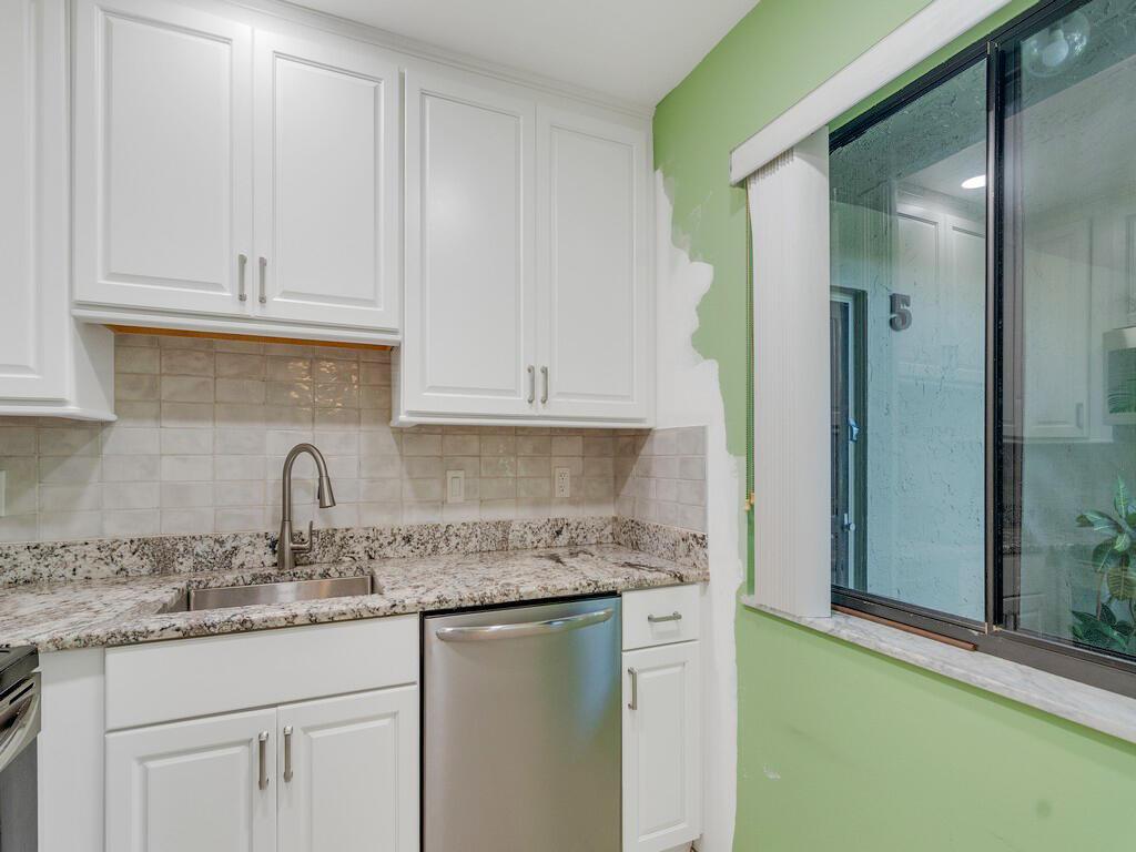 800 PLACE COURTYARD CONDO (AKA VILLAGE OF 800 PLAC - Residential