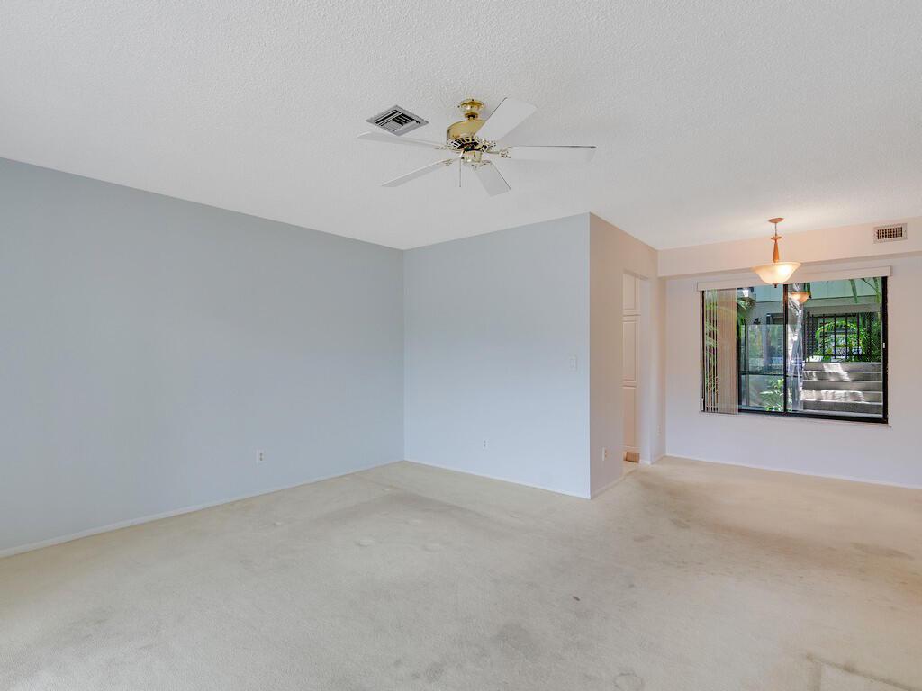 800 PLACE COURTYARD CONDO (AKA VILLAGE OF 800 PLAC - Residential